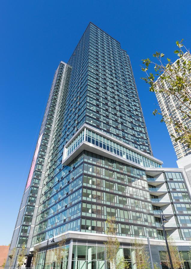 Deedee'S Sky Rise Apartments At Newport II Джерси-Сити Экстерьер фото